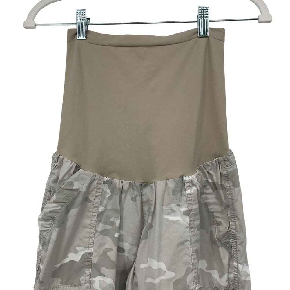 A Pea in the Pod Size Large Maternity Cropped Cargo Camouflage Casual Pants - Picture 2 of 9